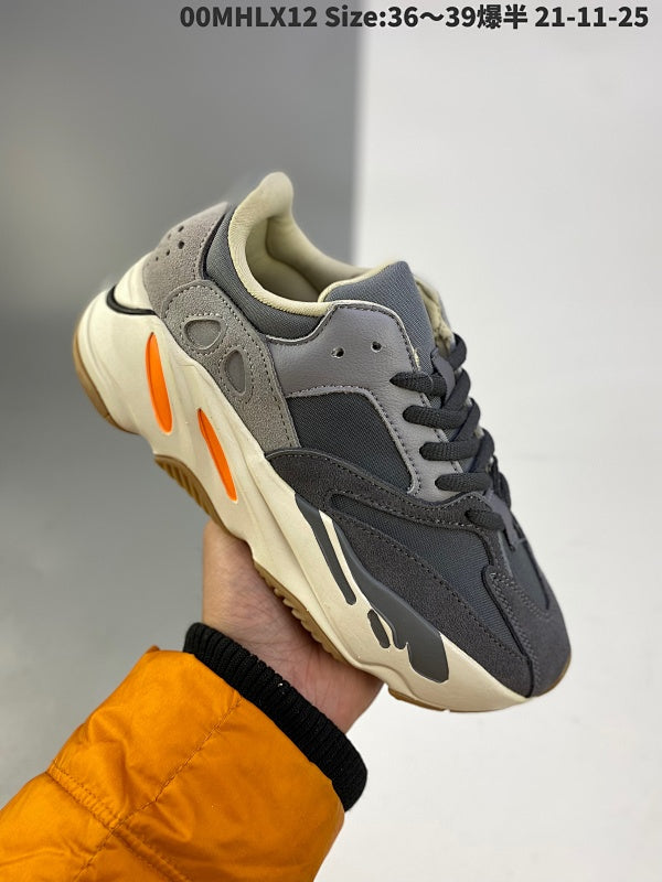 Yeezy Boost 700v2 700 Rétro Chaussure Running