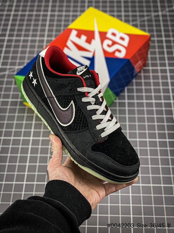 SB Dunk Low Samba ZoomAir