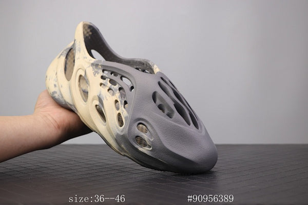 Yeezy Foam Runner 100%