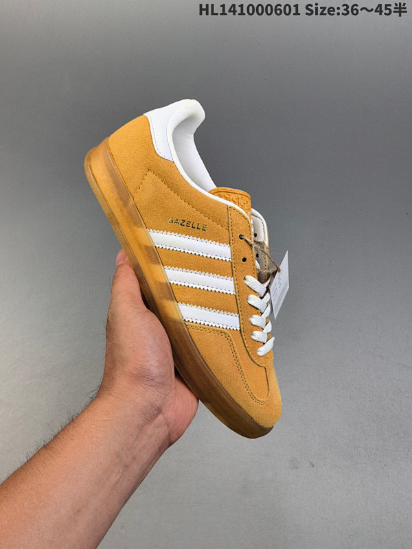 Originals Gazelle Indoor Retro Non-Slip Low Skateboard Shoe: HQ8716