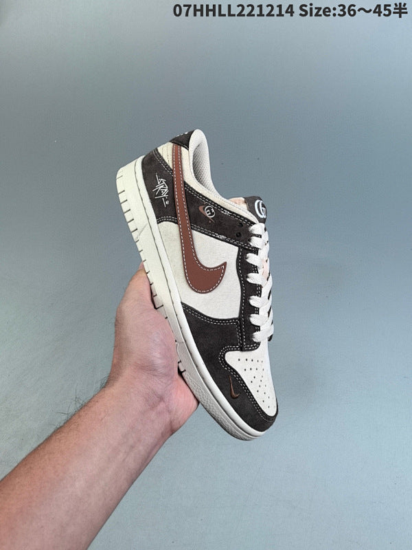 REAL LEATHER WITH HALF SIZE Supreme x Dunk SB Low Sup x DM6868-016