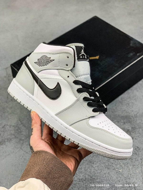 # /Air Jordan 1 Mid 1AJ1 Mid Series Casual Versatile Skateboard Shoe Air Sole