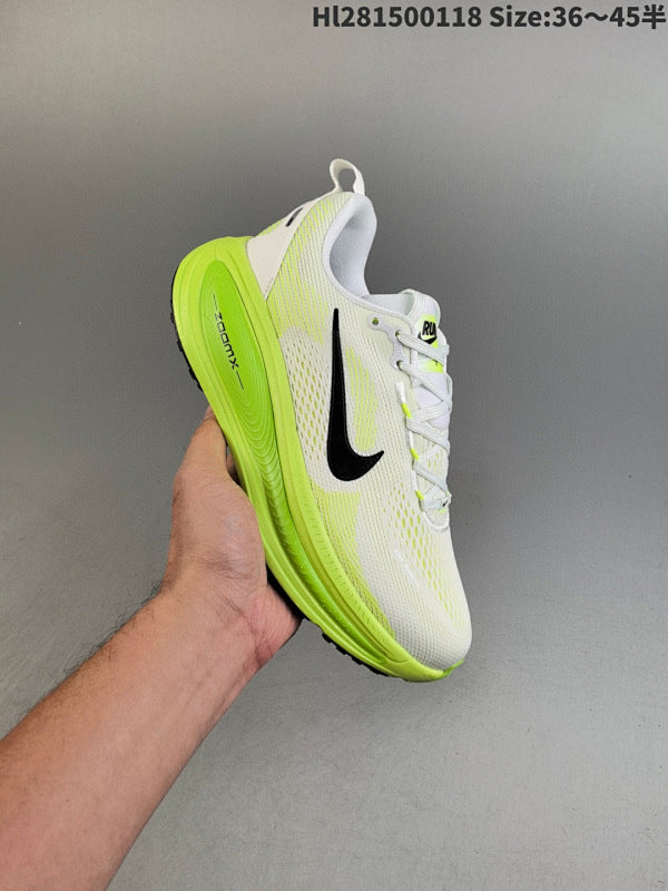VOMERO 18 Comfortable Non-Slip Low Running Shoe: HM6803-004