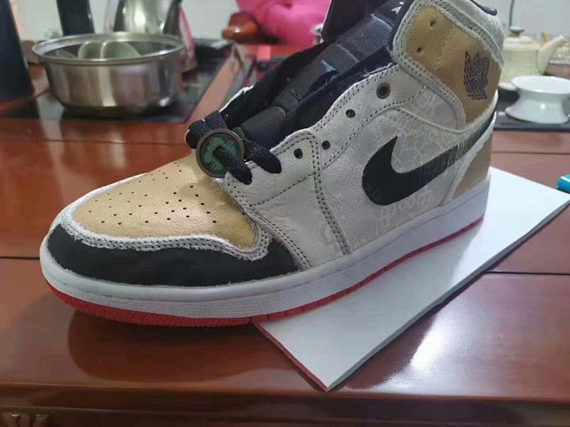 CLOT x Air Jordan 1 Mid 'Fearless CU2804 100