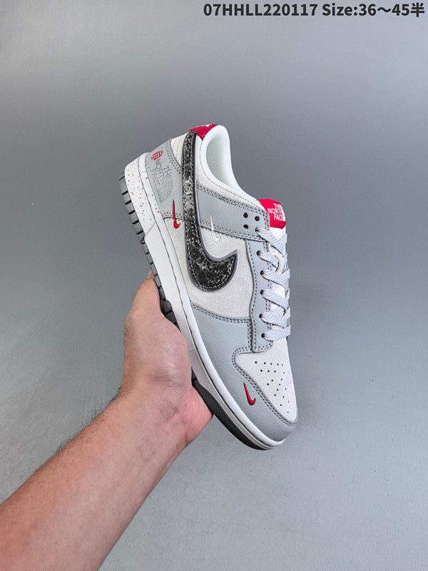 Stussy x Dunk SB Low x DM6868-036