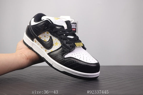 “ ”Supreme x SB Dunk Low “Hyper Royal” + +zoom + ID 92337445