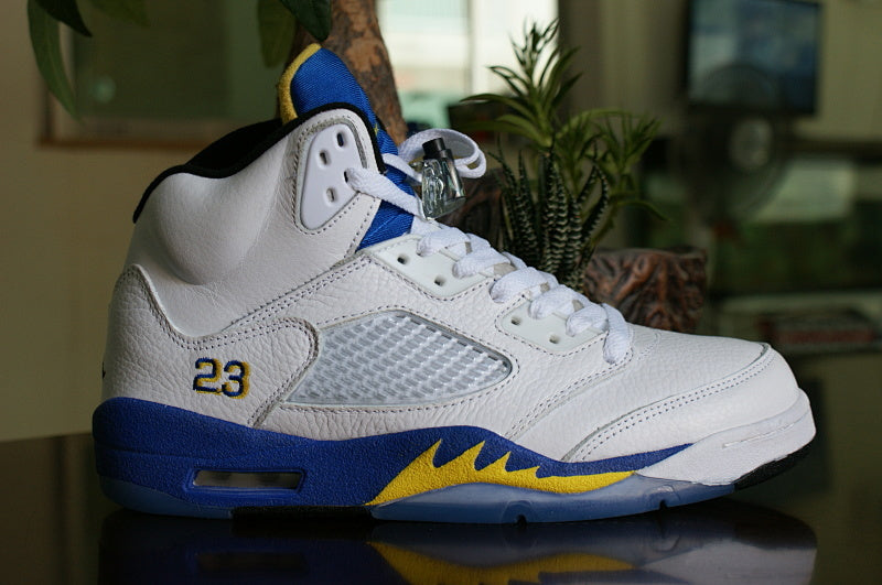 AJ5 5