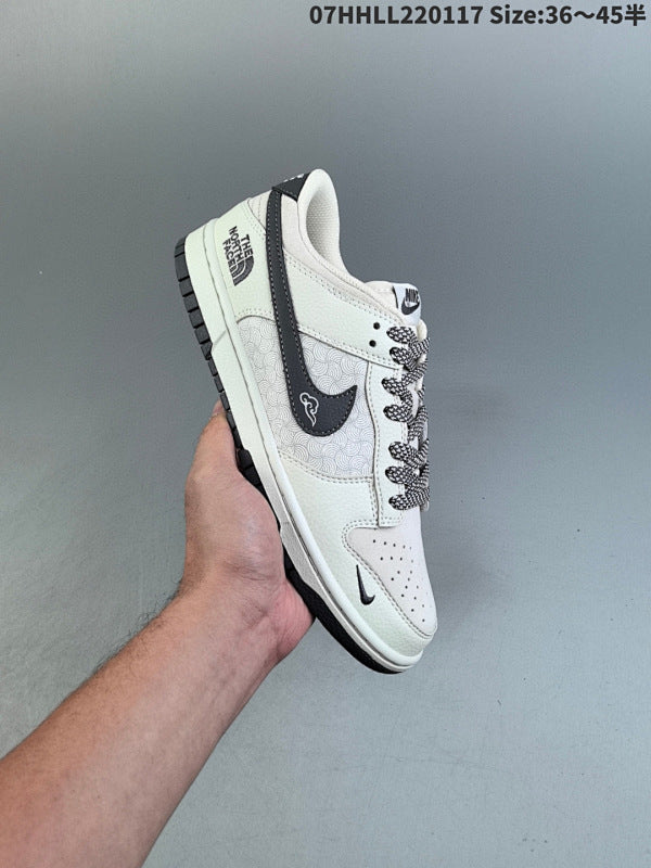 Stussy x Dunk SB Low x DM6868-036